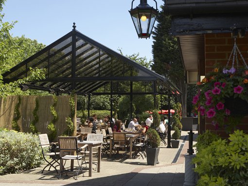 Hare & Hounds, Osterley